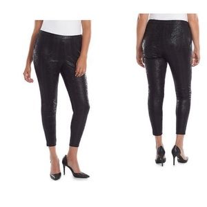 22W Mid Rise Black Snakeskin style leggings NWT