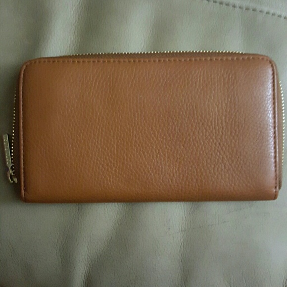 Tory Burch wallet