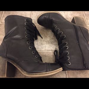 Low heeled combat boots