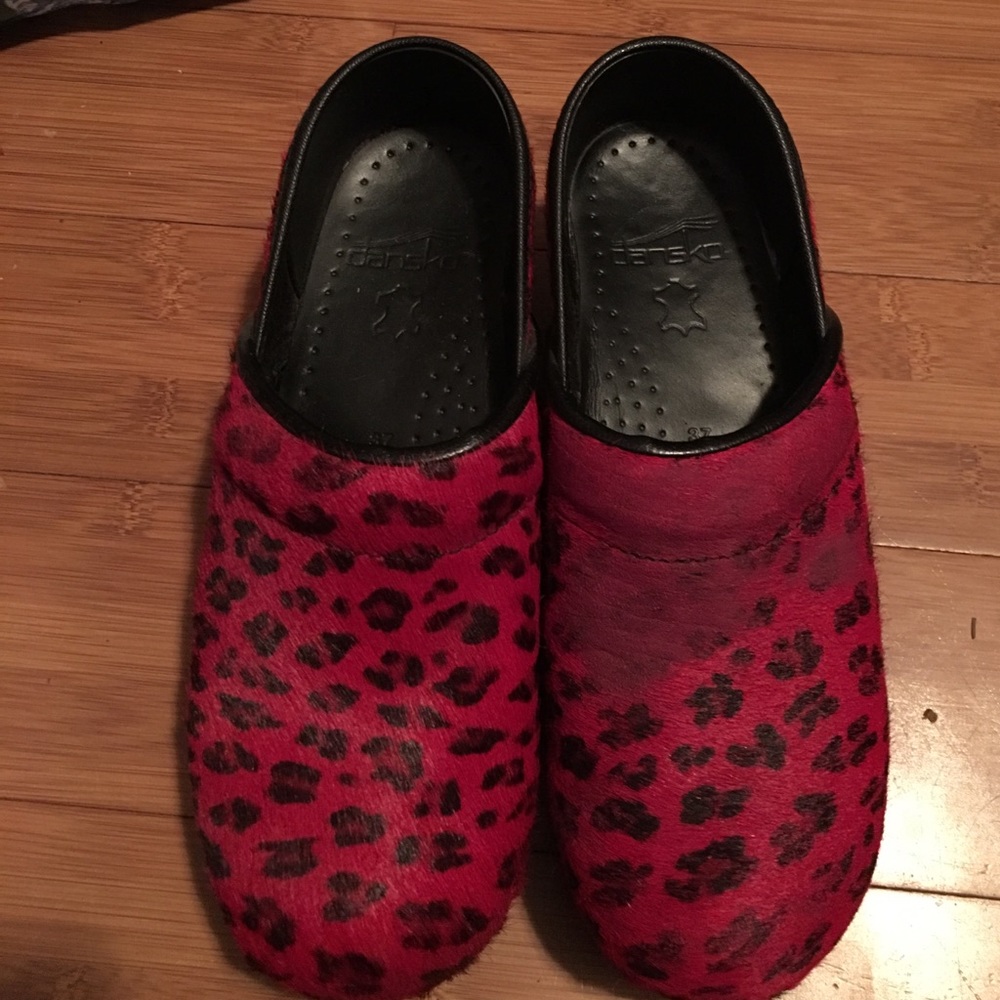 RED DANSKO SIZE 7