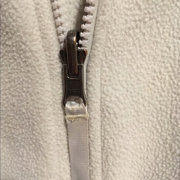 Girls North Face Jacket - Picture 4 of 4