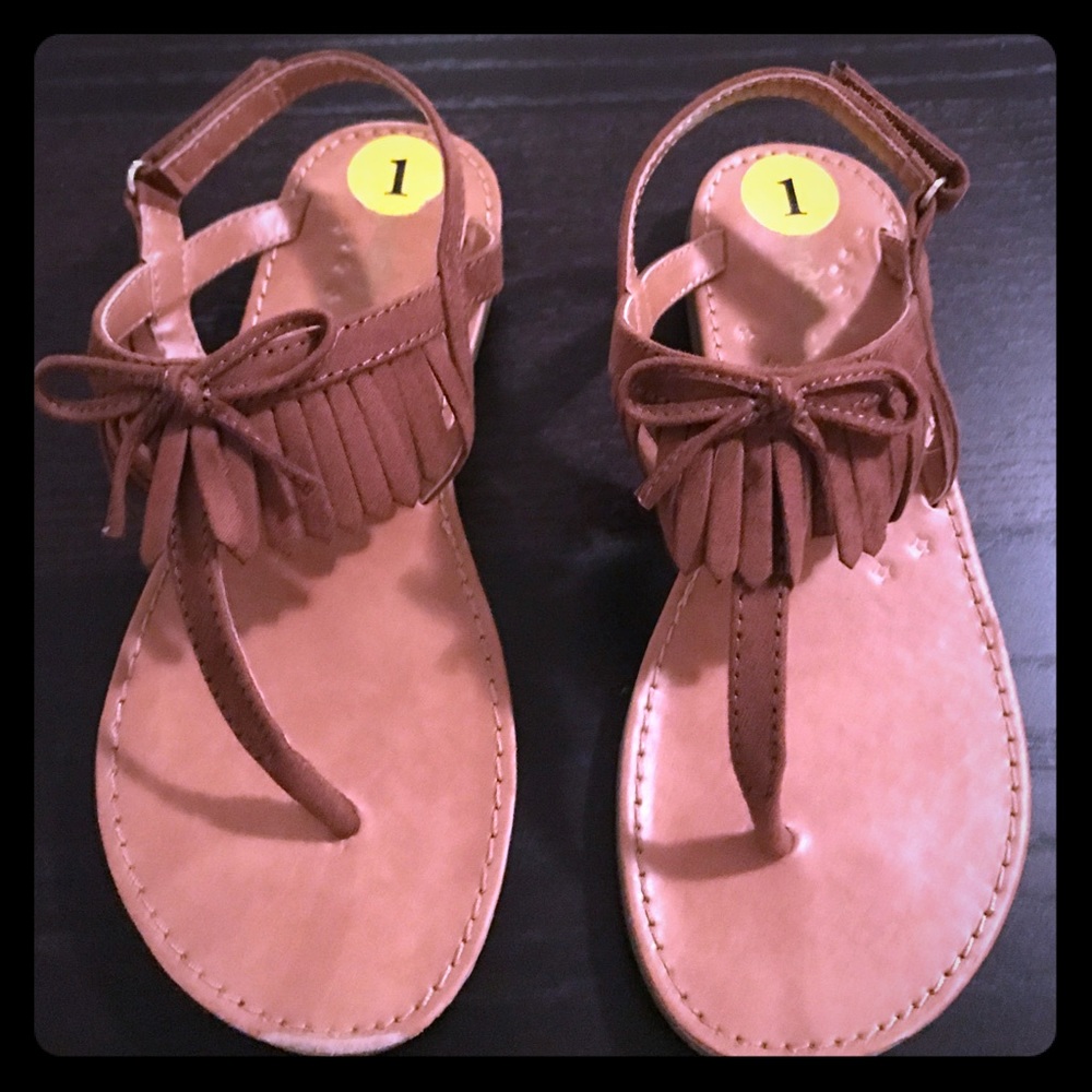Girls moccasin sandals NWOT