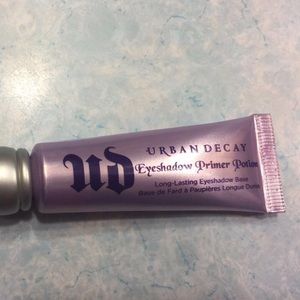 Urban Decay Eyeshadow Primer!