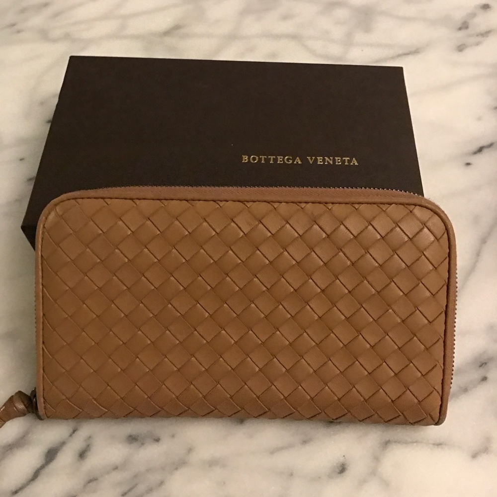 Bottega Veneta Zip Wallet Brown Leather