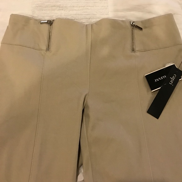 Alfani Skinny Pull-On Zipper-Detail Capri Pants. - Picture 3 of 7