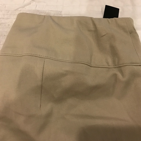 Alfani Skinny Pull-On Zipper-Detail Capri Pants. - Picture 7 of 7