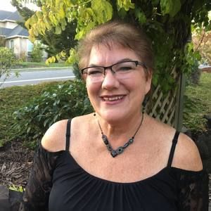 Meet your Posher, Debbie