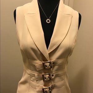 Two piece sleeves skirt suit