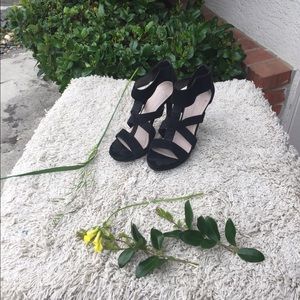 Absolutely perfect black BCBG heels