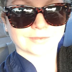 Meet your Posher, Aly