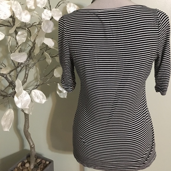 🌹SOLD🌹WHITE HOUSE BLACK MARKET TOP - Picture 4 of 5