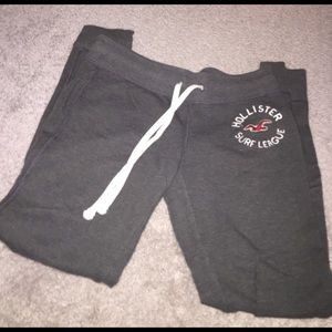 Very good condition, gray skinny leg sweatpants!