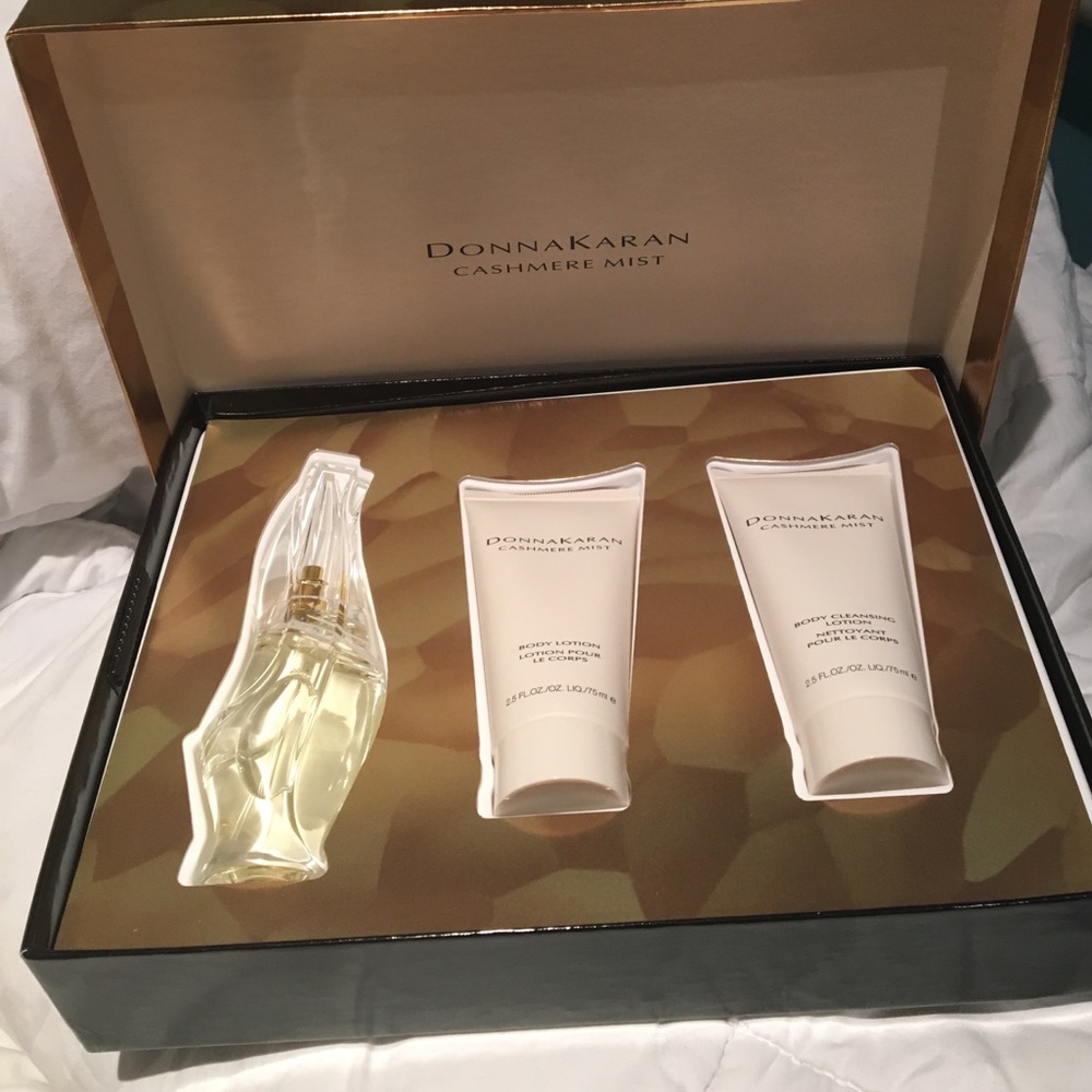 Parfum Spray 1.7 Body lotion ,  cleanse 2.5