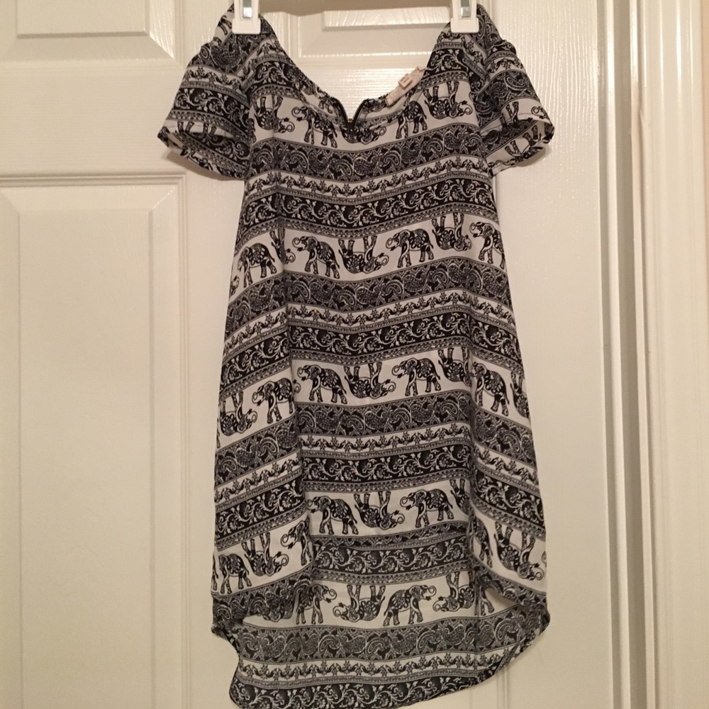 🐘 cute elephant print top! 🐘