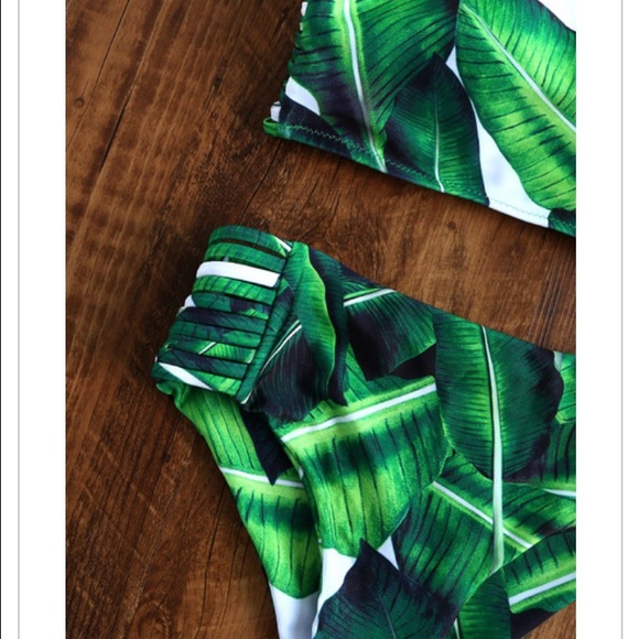 NWT Green Leaf Print Ladder Cutout bikini - Picture 2 of 3