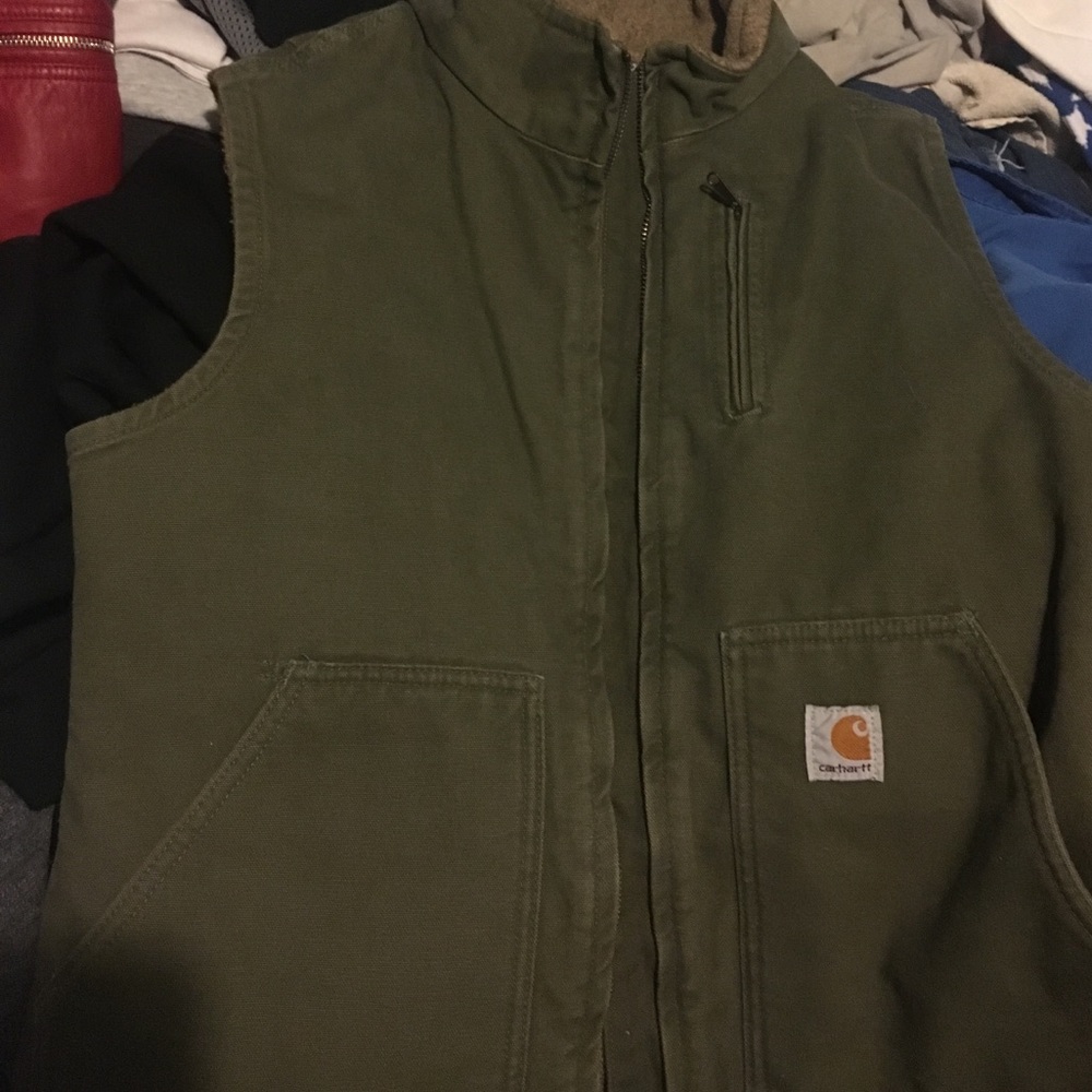 Carhartt vest light green.