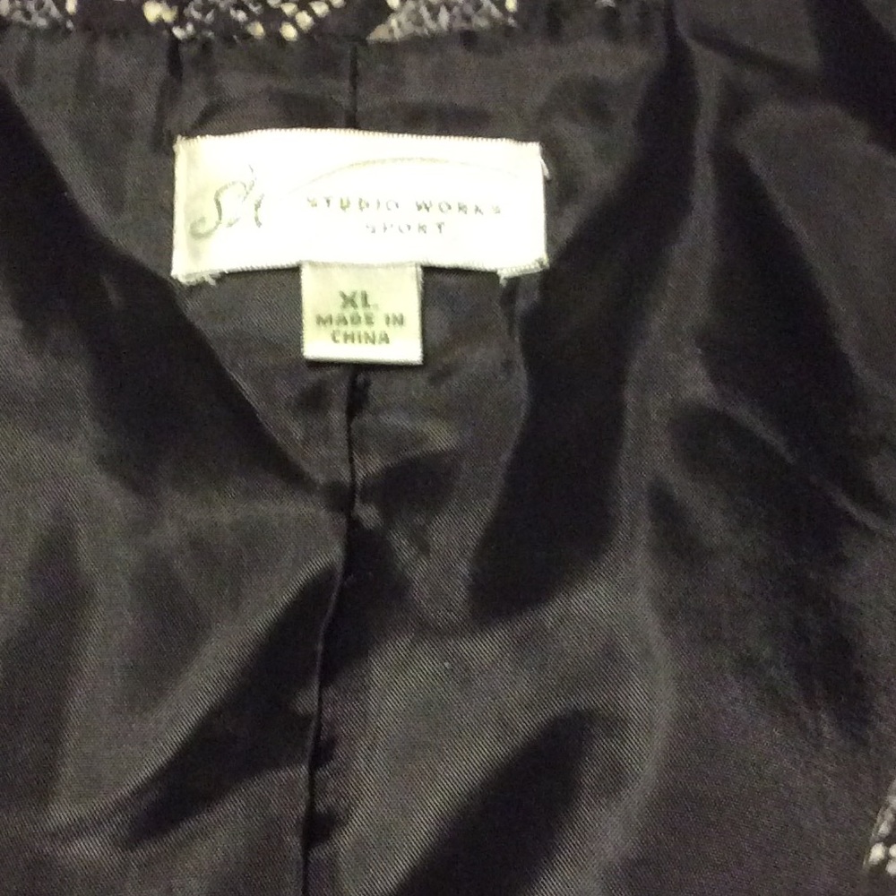 Vest - Picture 2 of 2
