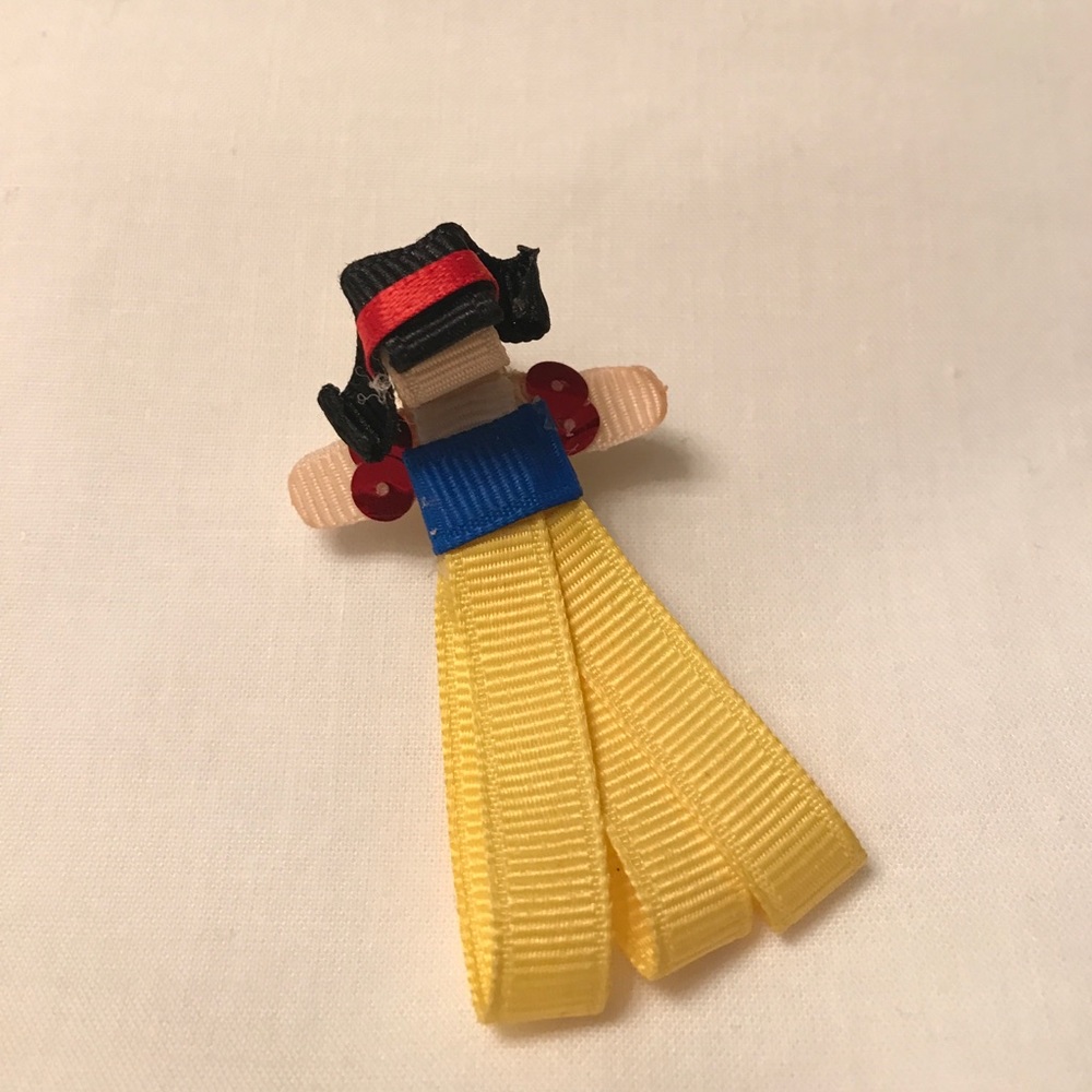 Disney Snow White small hair clip