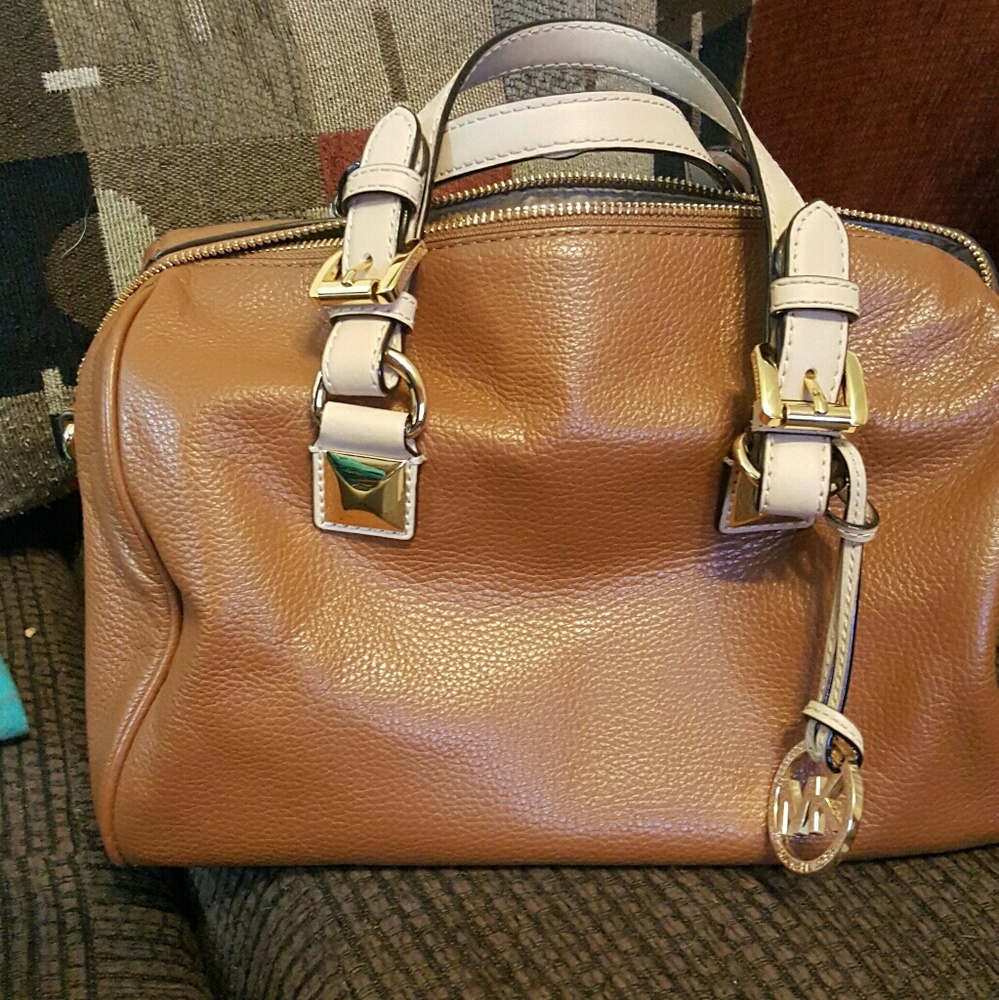 ❤❤❤1 HOUR SALE****NEW MK purse