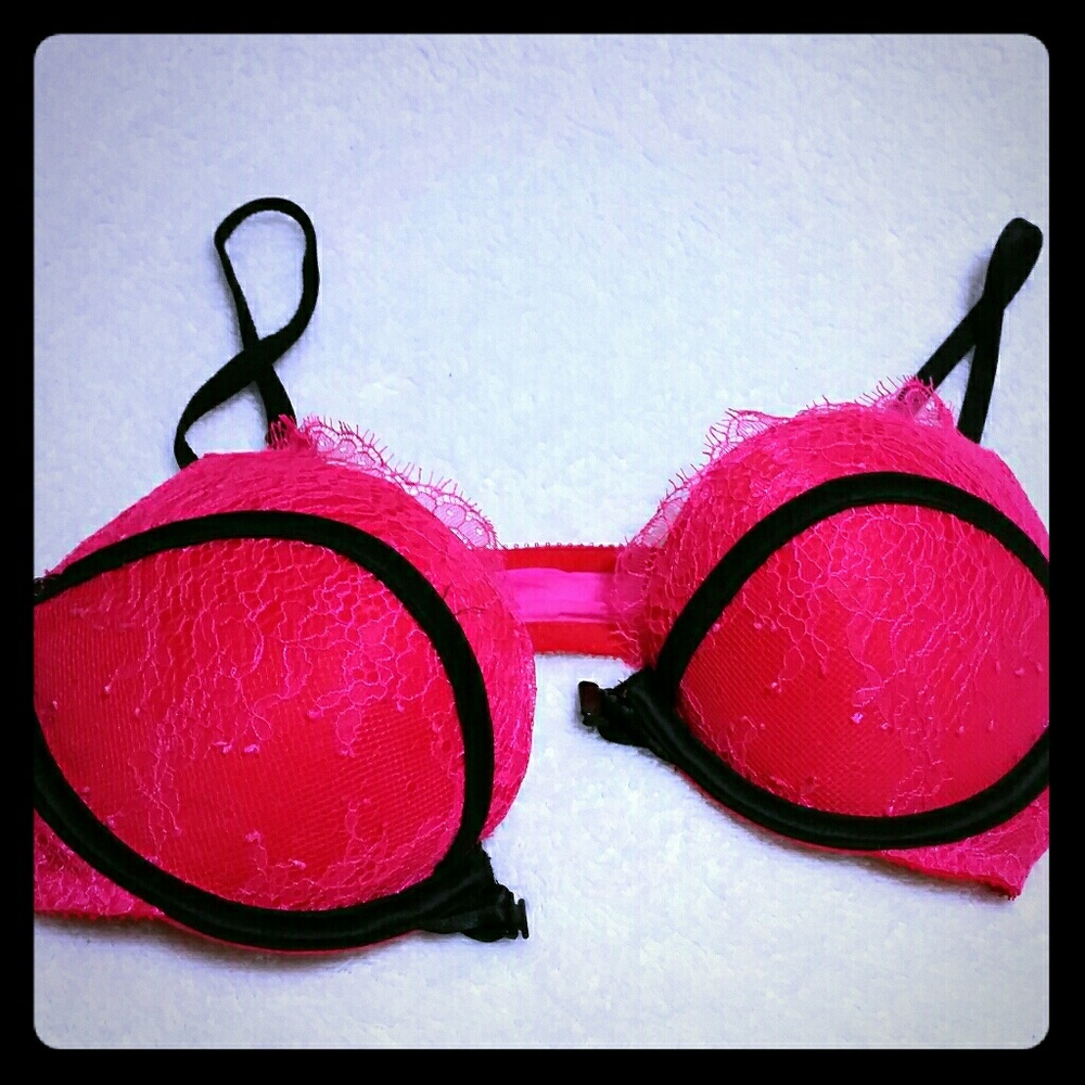 NWOT Hot Pink/Black Victoria's Secret Push-Up Bra