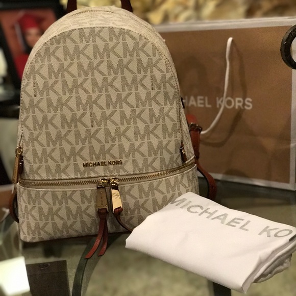 MK REAH ZIP BACKBACK