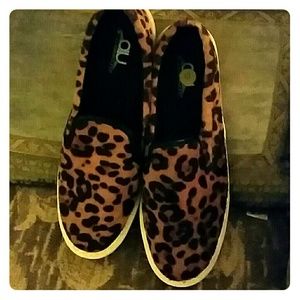 Cheetah Print Sports Shoes,