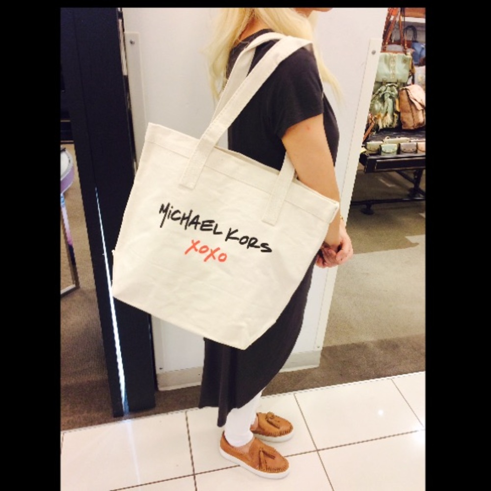 Summer Graphic Canvas Tote
