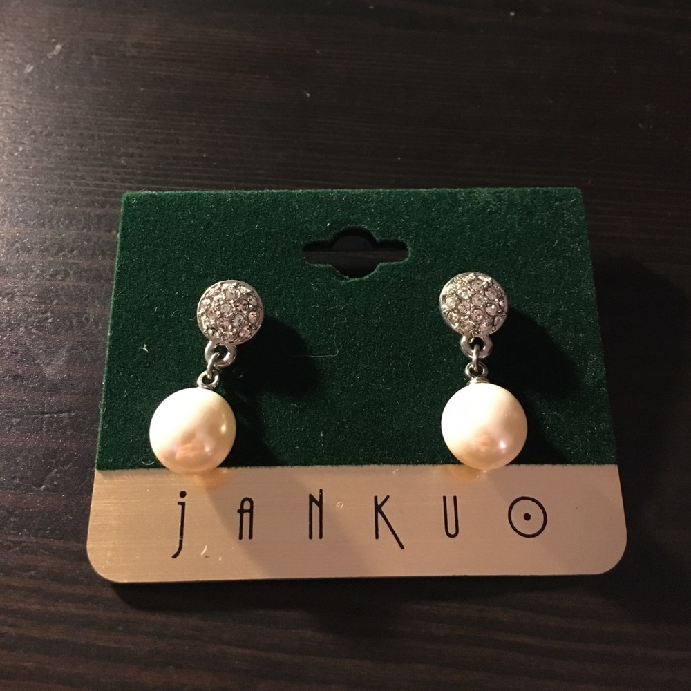Janku pearl dressy earrings