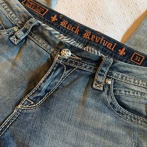 Rock Revival Crops Size 31