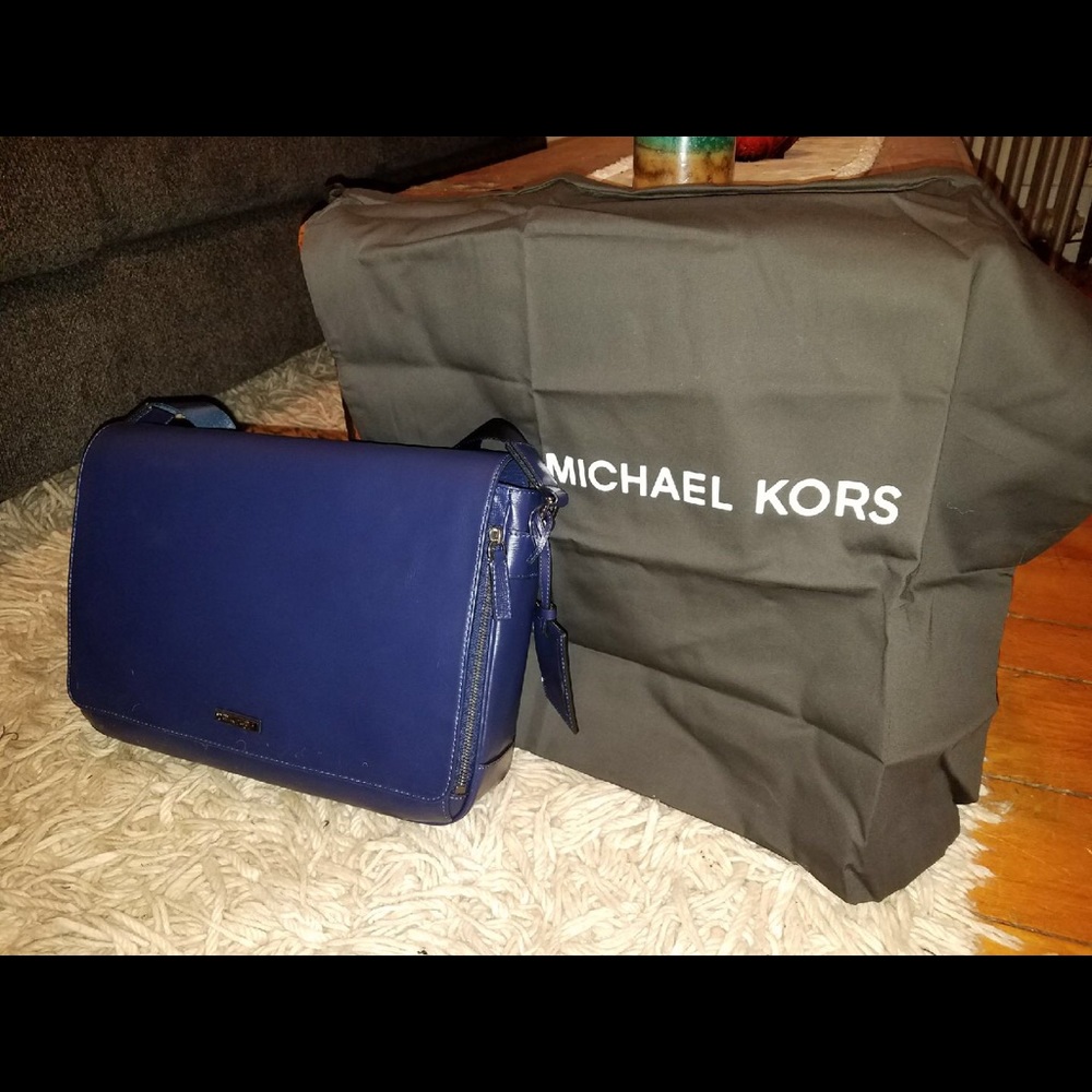 Michael Kors Warren Messenger Indigo