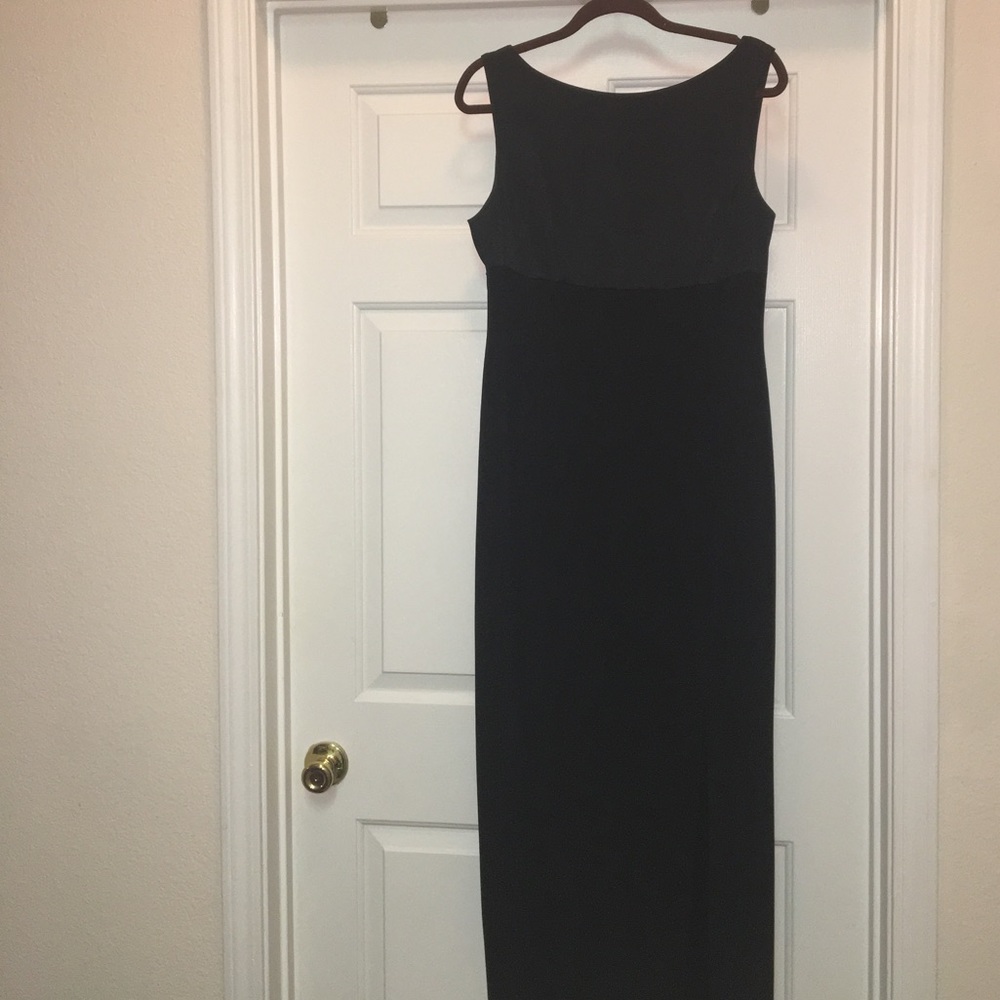 Jones New York black floor length dress with slit