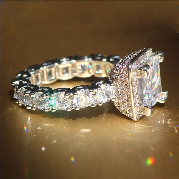 Big Bling Ring - Picture 2 of 4