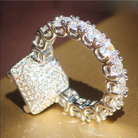 Big Bling Ring - Picture 3 of 4