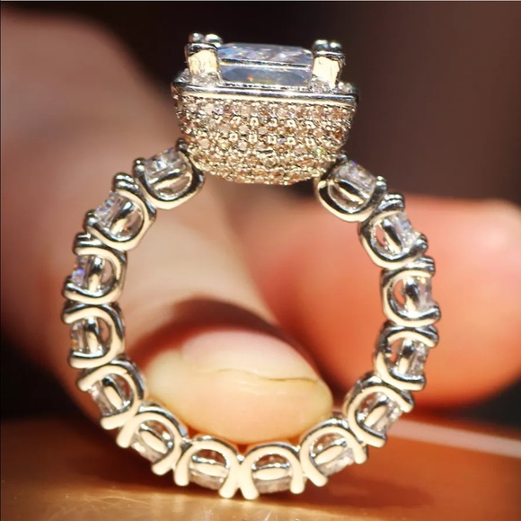 Big Bling Ring - Picture 4 of 4