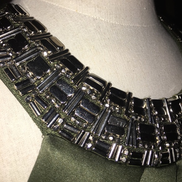 B. Smart, olive green, bodycon, bandage dress - Picture 8 of 8