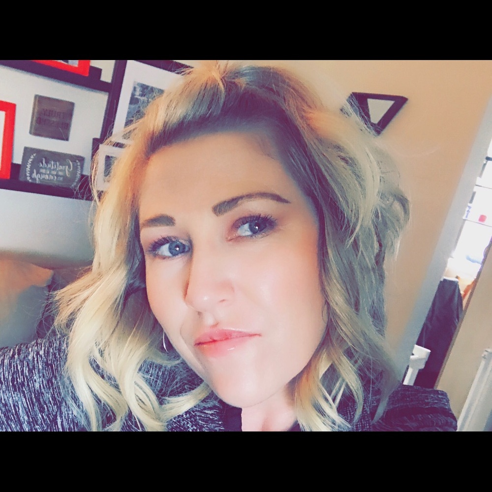 Meet your Posher, Carrie