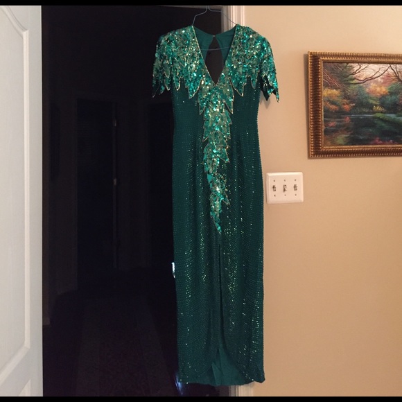 Evening gown - Picture 1 of 3