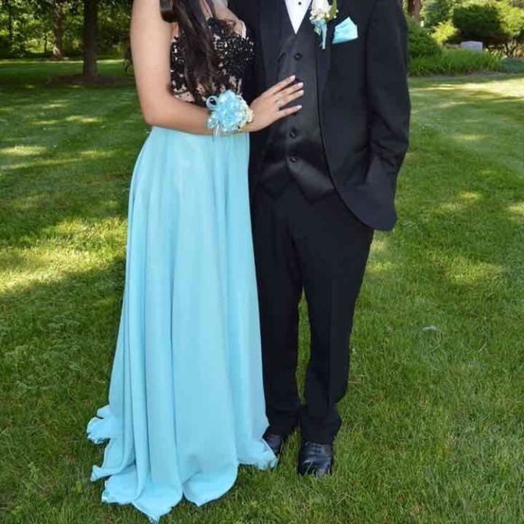 Prom Dress - Picture 2 of 3