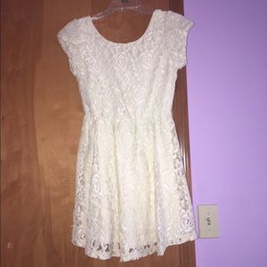 Off white lace short sleeved dress