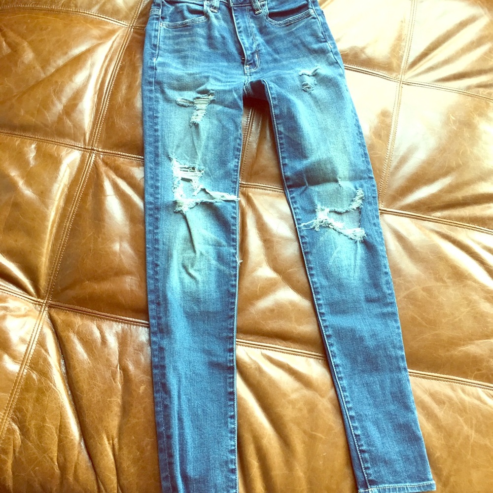 American Eagle distressed jegging