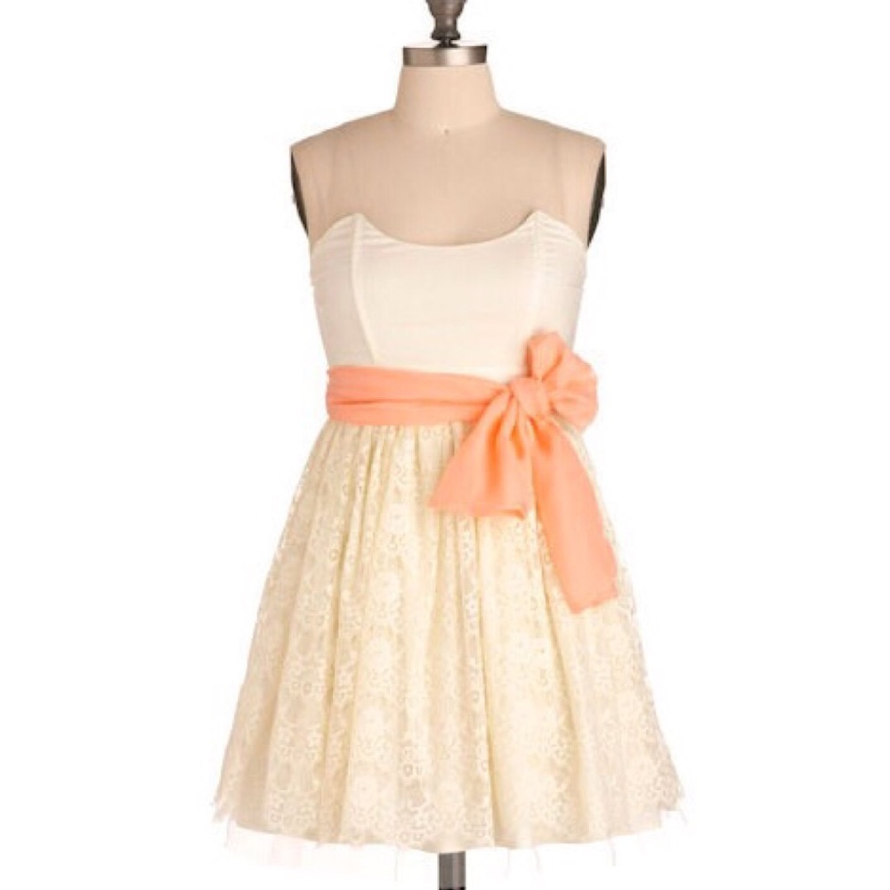ModCloth Peaches and Cream Strapless Bow Dress