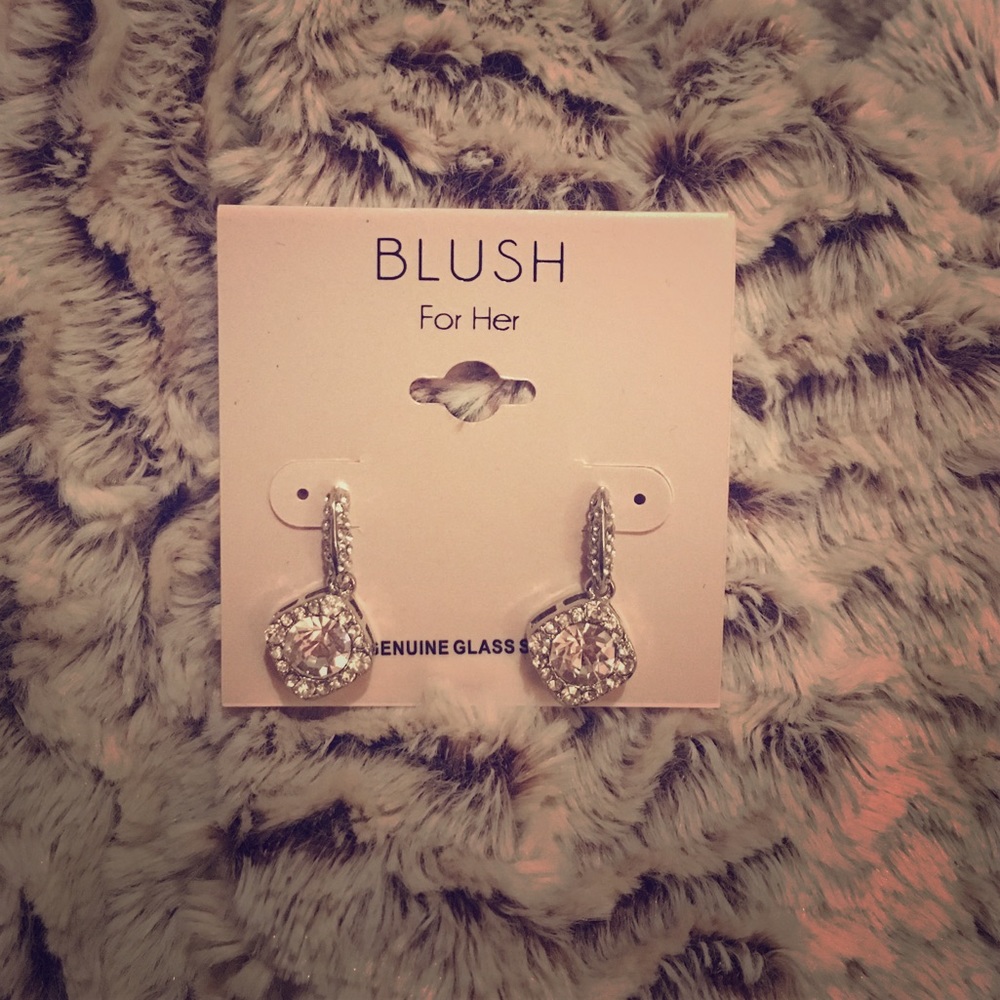 Elegant crystal earrings