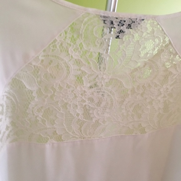 Women's Express White Lace Shirt Size: S - Picture 3 of 5