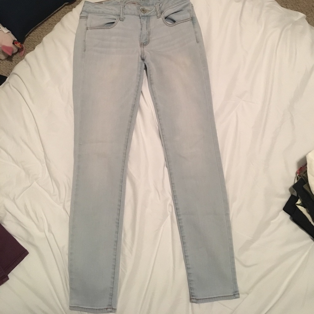 Light Wash American Eagle Skinny Jeggings