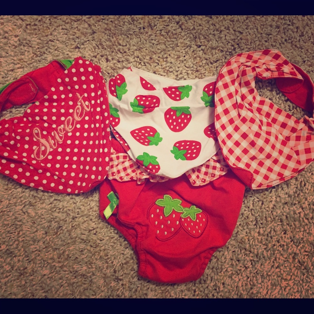 Baby girl diaper cover and matching bandana bibs