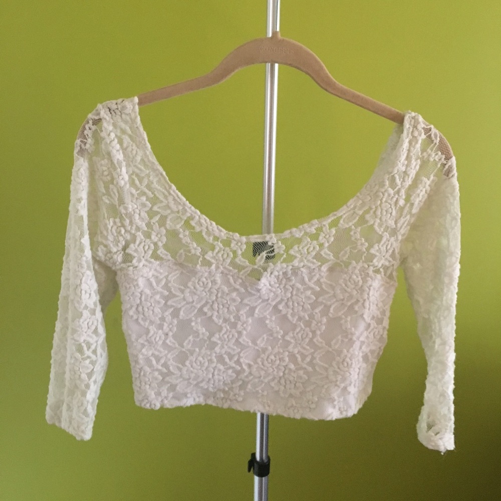 Women's lace Abercrombie and Fitch crop top Size:M