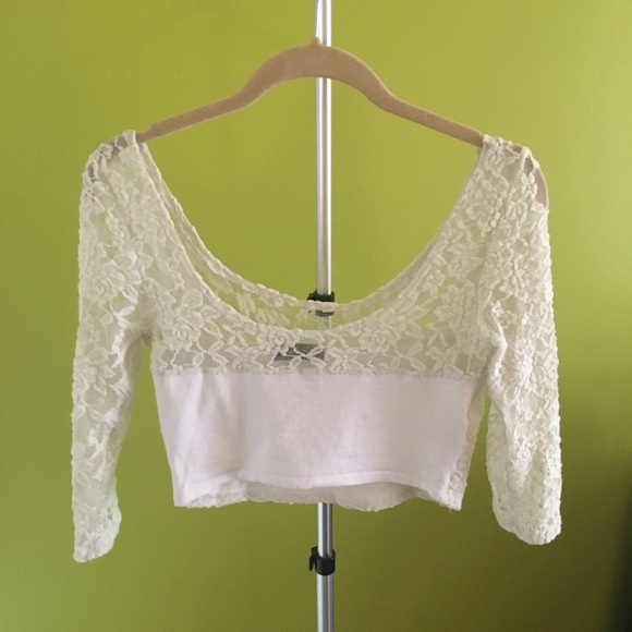 Women's lace Abercrombie and Fitch crop top Size:M - Picture 2 of 5