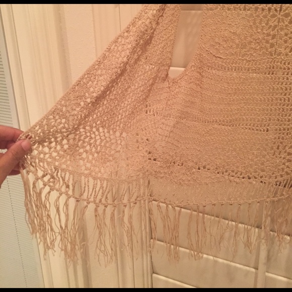 🚨Sale 3 Items For $14🚨Trendy! Crocheted Vest - Picture 2 of 3