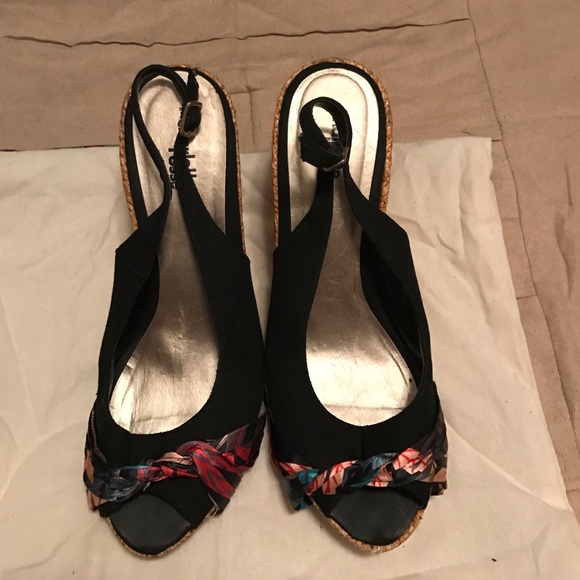 Adorable Black and colorful print Strappy Wedge - Picture 3 of 3