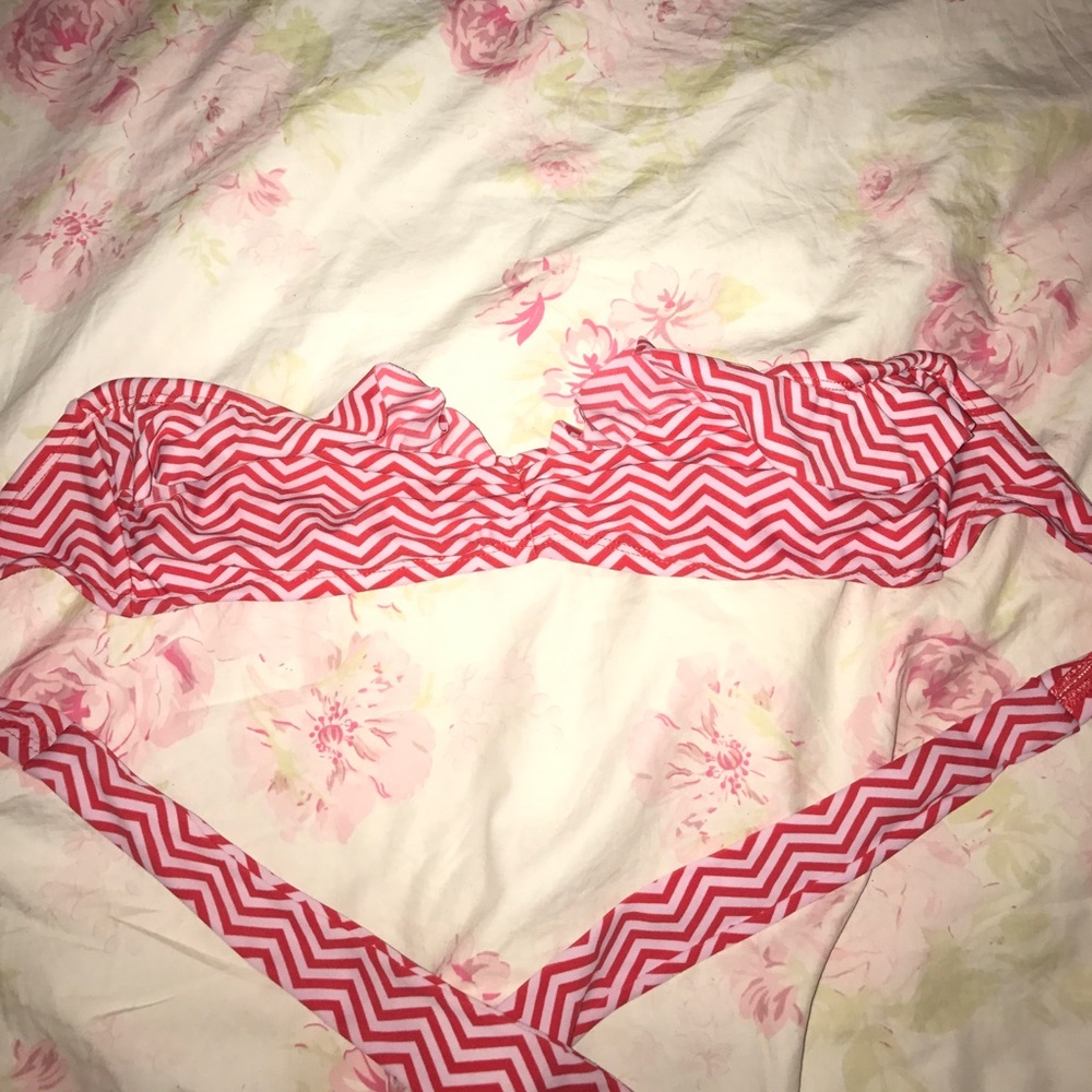 Strapless printed top